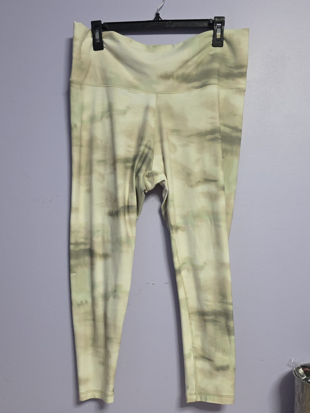 Tie-Dye High-Waist Leggings in Tan & Olive